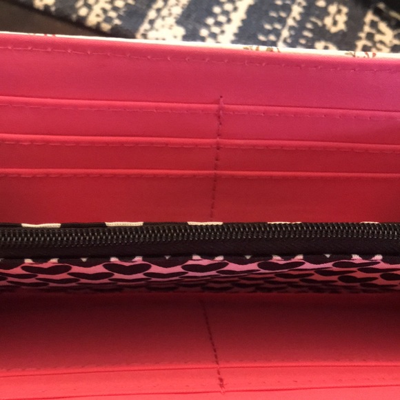 Pretty Wallet 🌸 - Picture 7 of 9